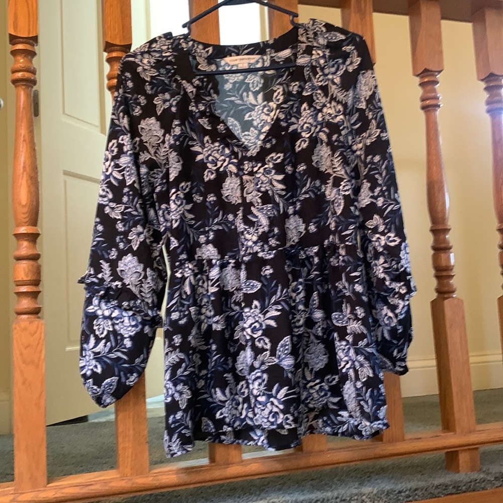 Navy paisley blouse/top
